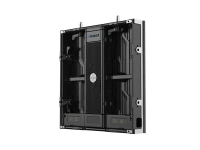 Schrägansicht von rechts – Lüfter und Kühlrippen