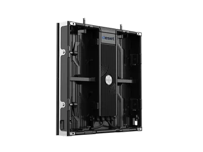 Schrägansicht mit Kühlrippen und Lüfter