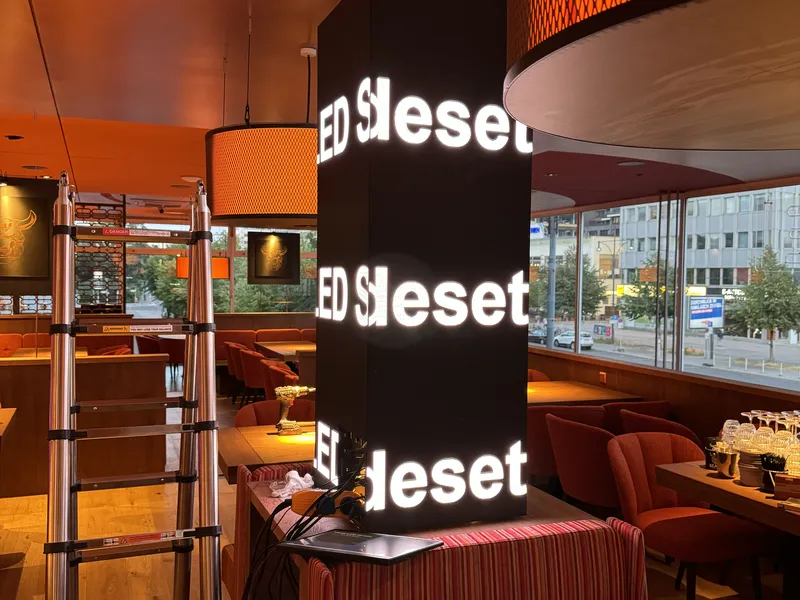 Indoor Restaurant Berlin 5